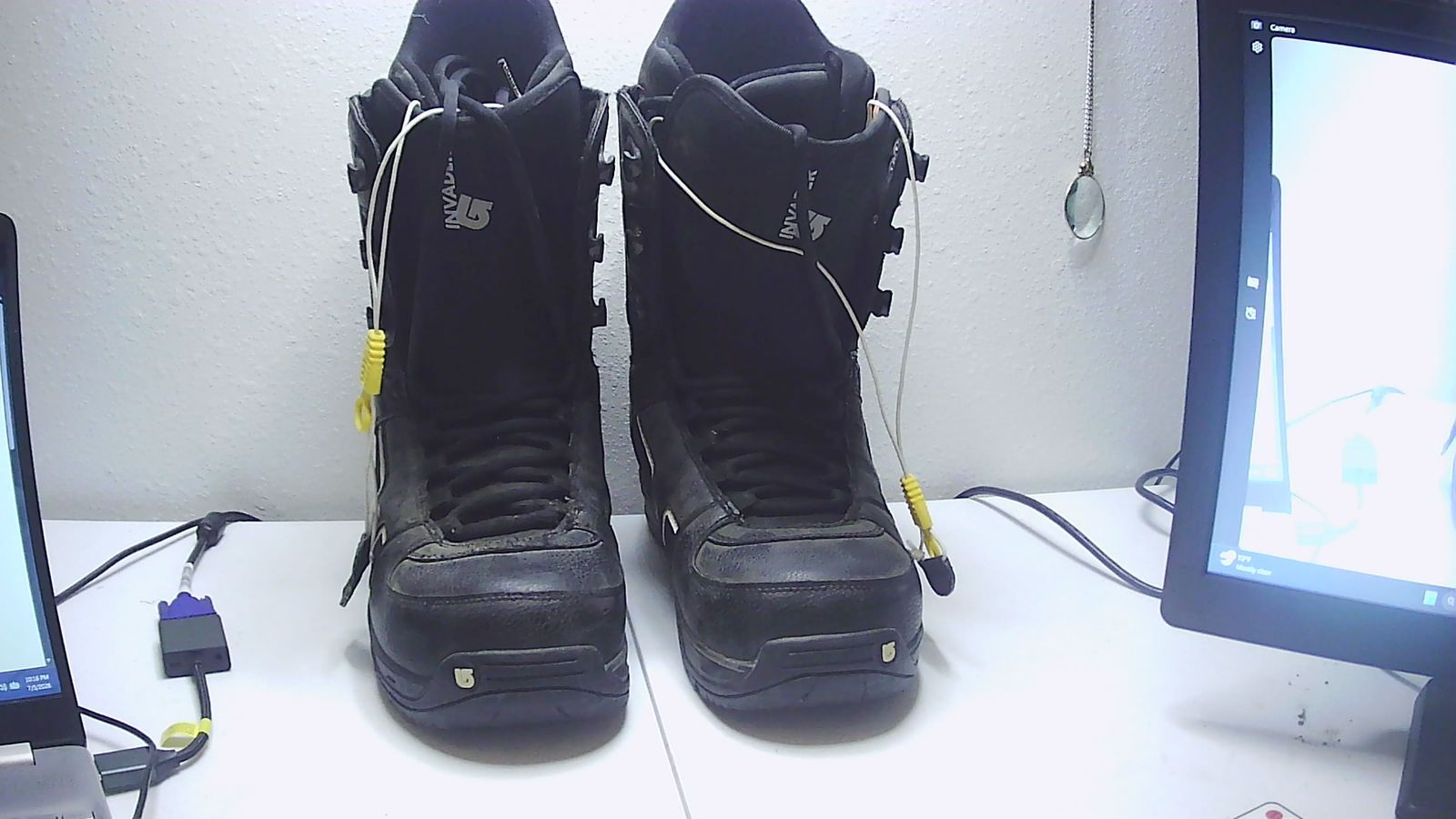 Burton Invader Black/White Snowboard Boots Men's Size 11