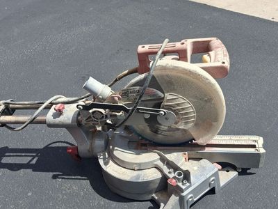 Compound miter saw
