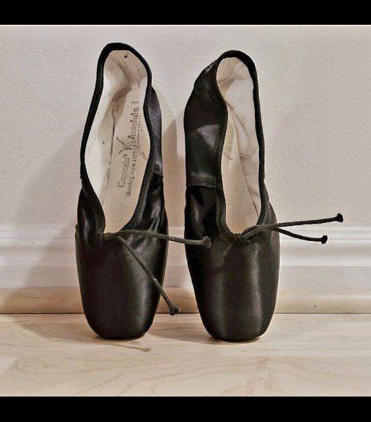 Capezio Assoluta Black Satin Ballet Pointe Shoes