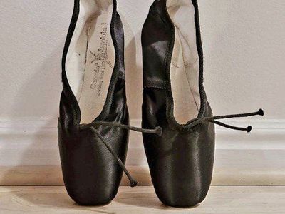 Capezio Assoluta Black Satin Ballet Pointe Shoes