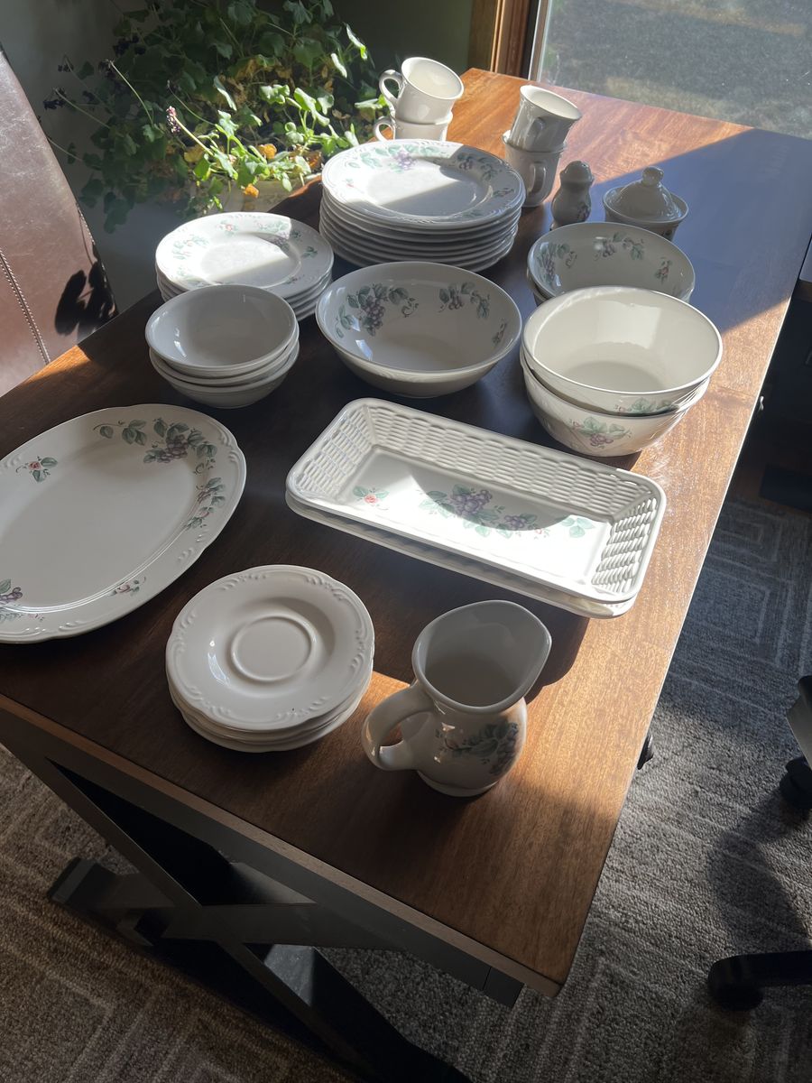 Vintage Pfatzgraff Grapevine Dish set