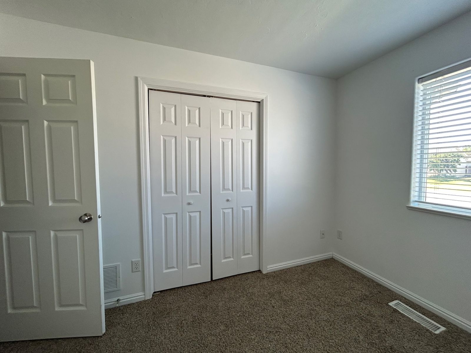 Main image 13