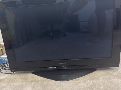 Panasonic VIERA 42" HD Plasma TV TH-42PZ700U with Swivel Base Stand