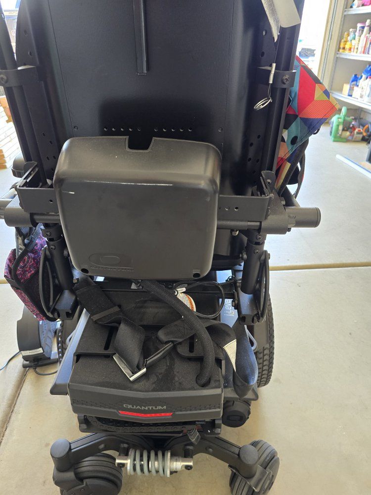 Main image 6