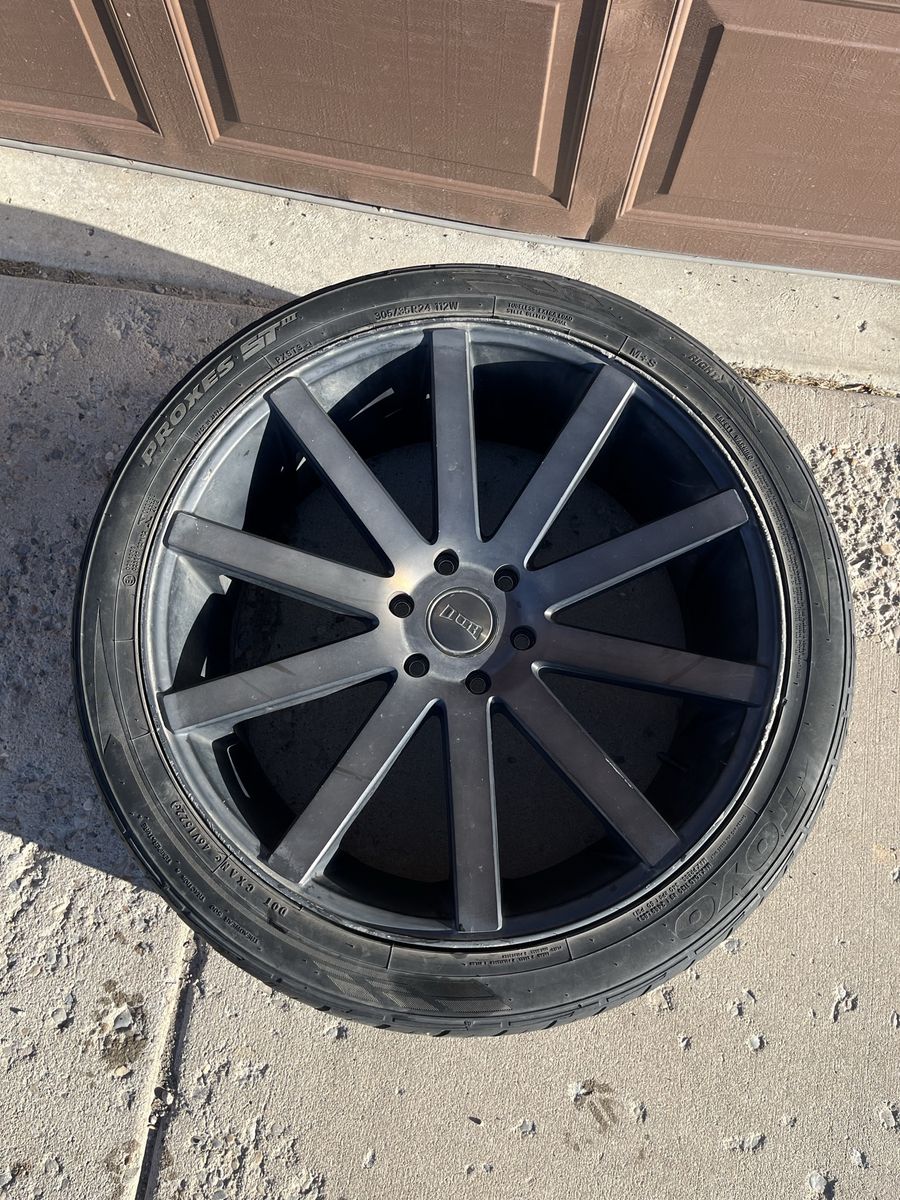 4 Dub wheels with Tires