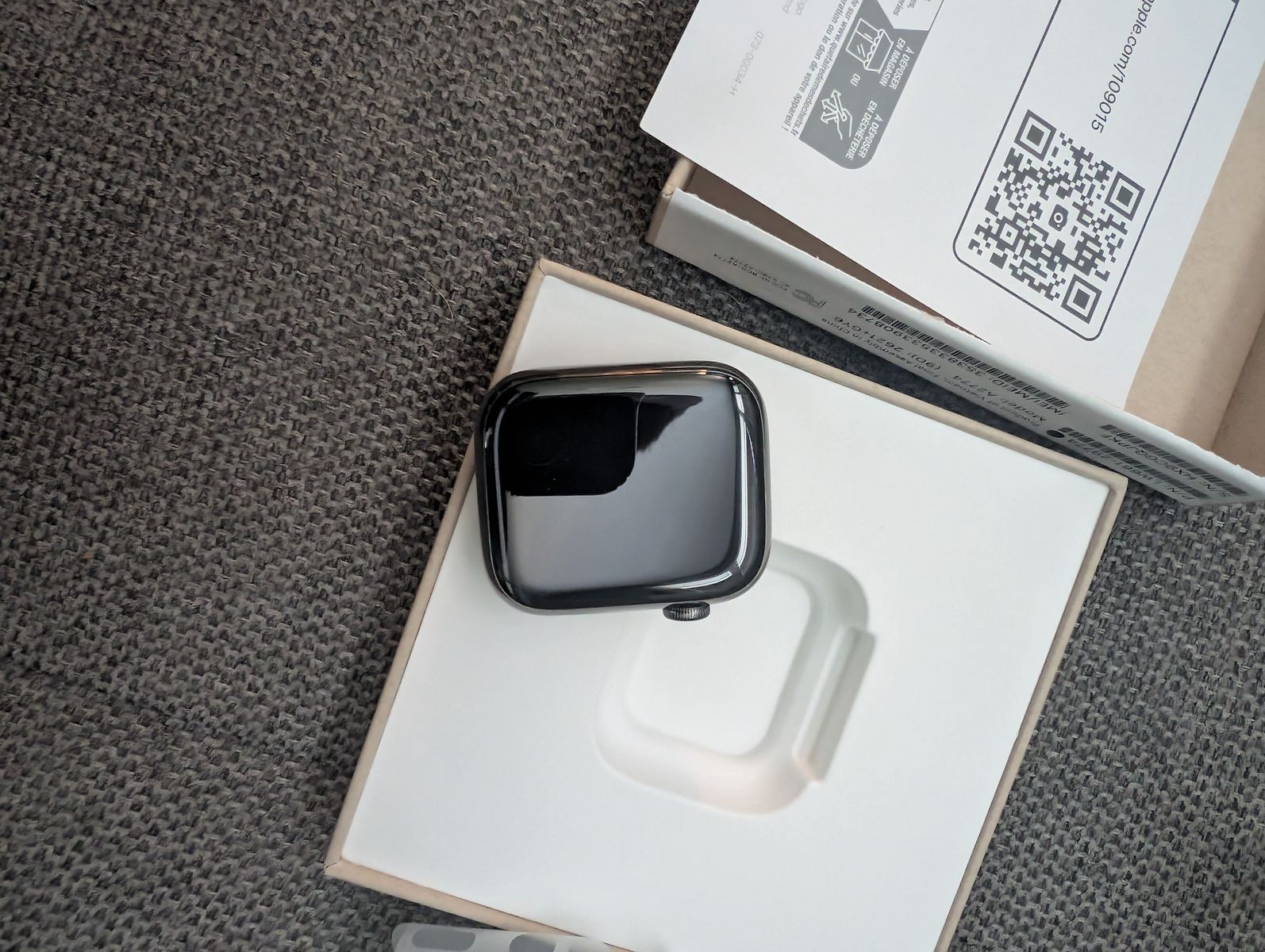 New Apple Watch Series 8 GPS + Cellular Model A2774 45mm Graphite