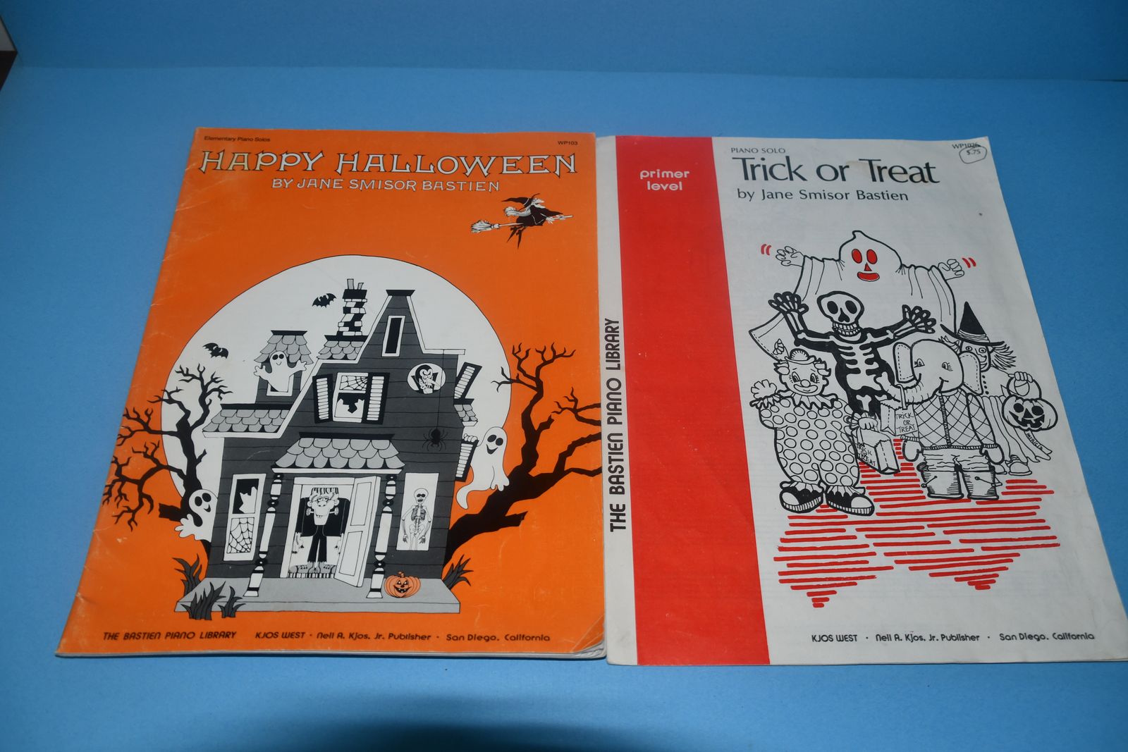 2 VINTAGE "HALLOWEEN" SONBOOKS ~ HAPPY HALLOWEEN (1983) ~ TRICK or TREAT (1979) ~ BOTH FOR $5