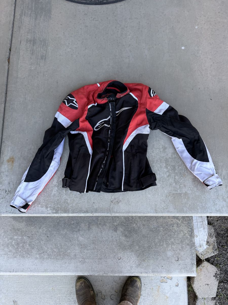 Motorcycle jacket with built in armor Medium