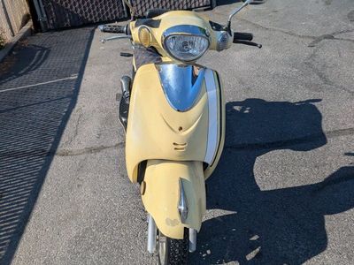 Vintage Style Yellow Motor 150cc Scooter
