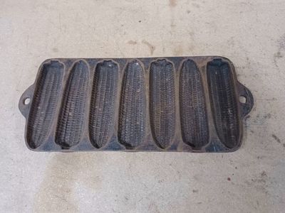 Cast iron corn muffin pan Vintage