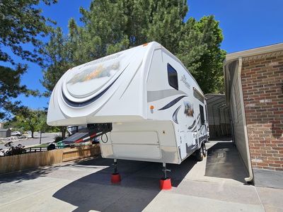Fox Mountain 235RLS 5th Wheel – One Owner, No Smoke, No Pets, Stored Under Shelter