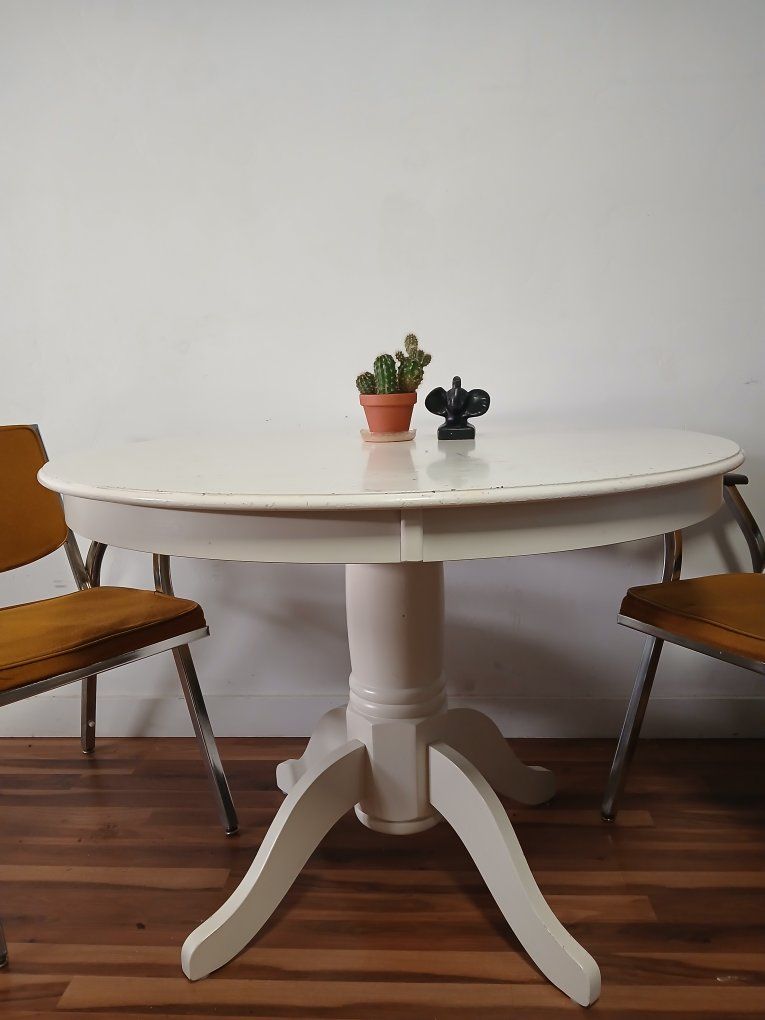 Round Table
