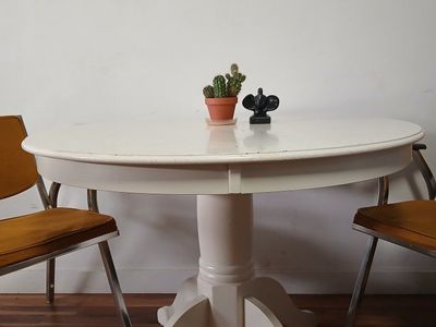 Round Table