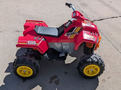 Power Wheels Hot Wheels 4-wheeler