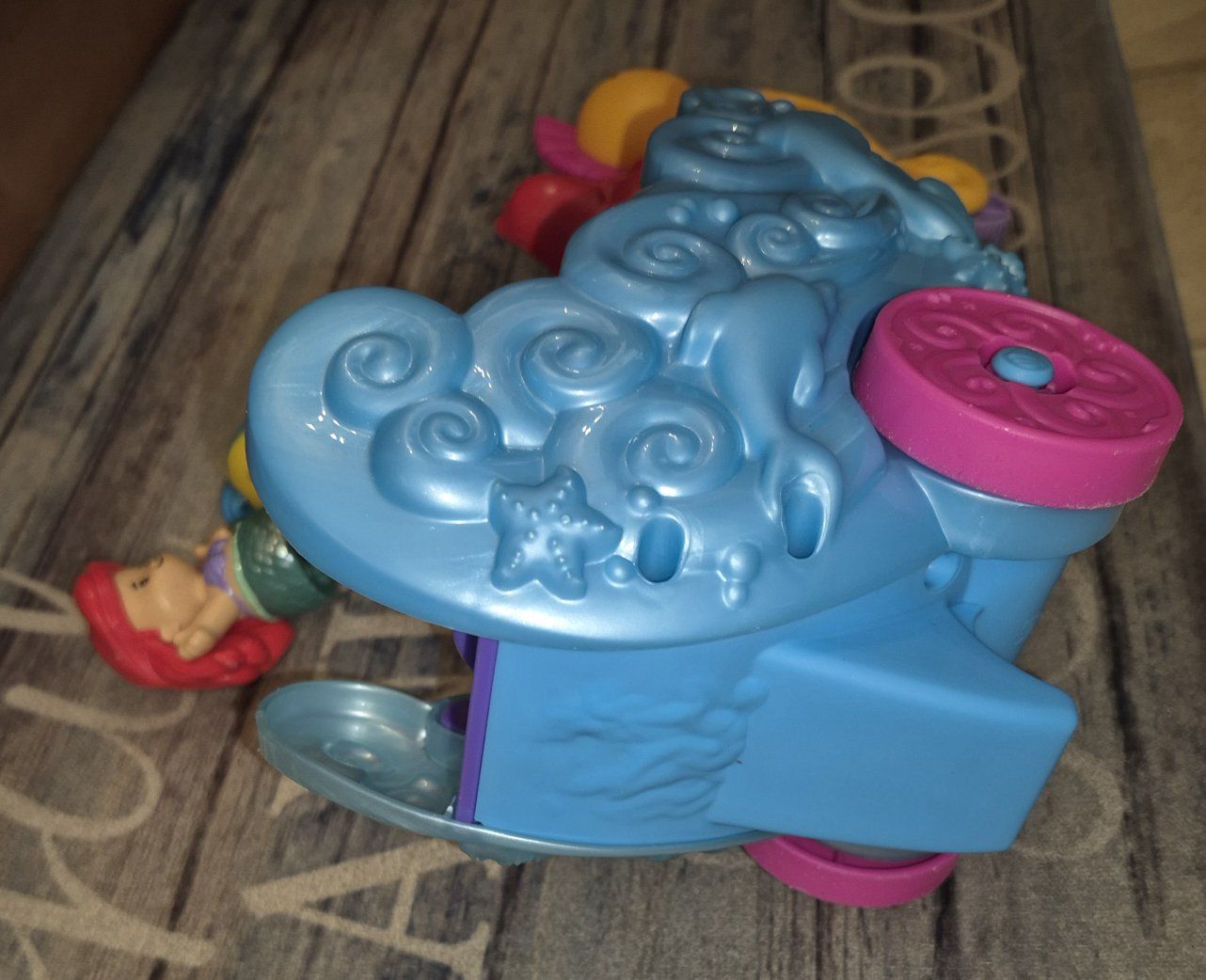 Main image 6