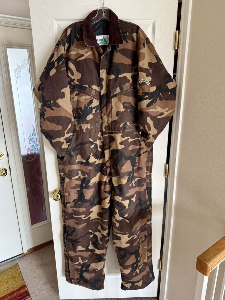 Mens L-XL Liberty Rugged Insulated Camo Coveralls