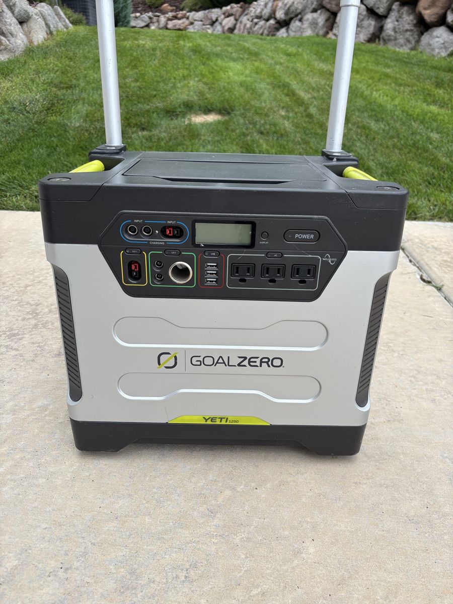 Yeti 1250 portable power unit