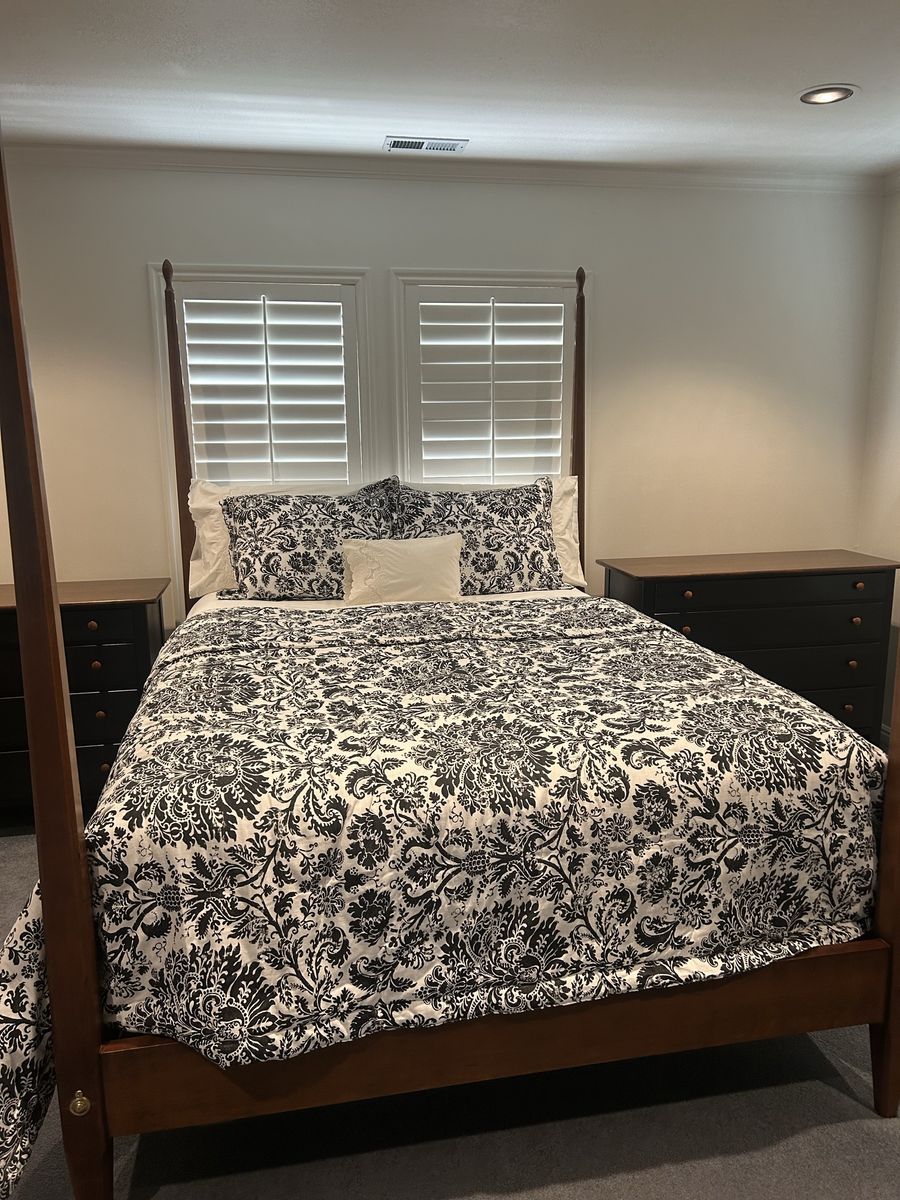 Queen bed