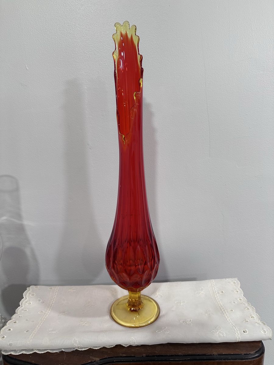 Vintage fenton thumbprint glass vase