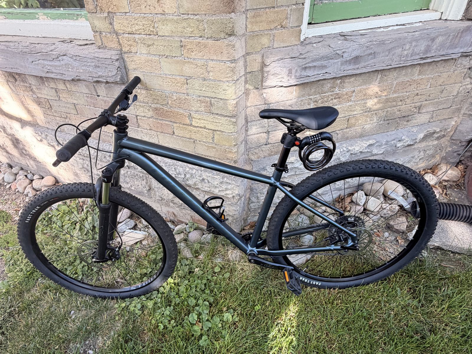 Specialized Rockhopper 202229 Large Mountain bike