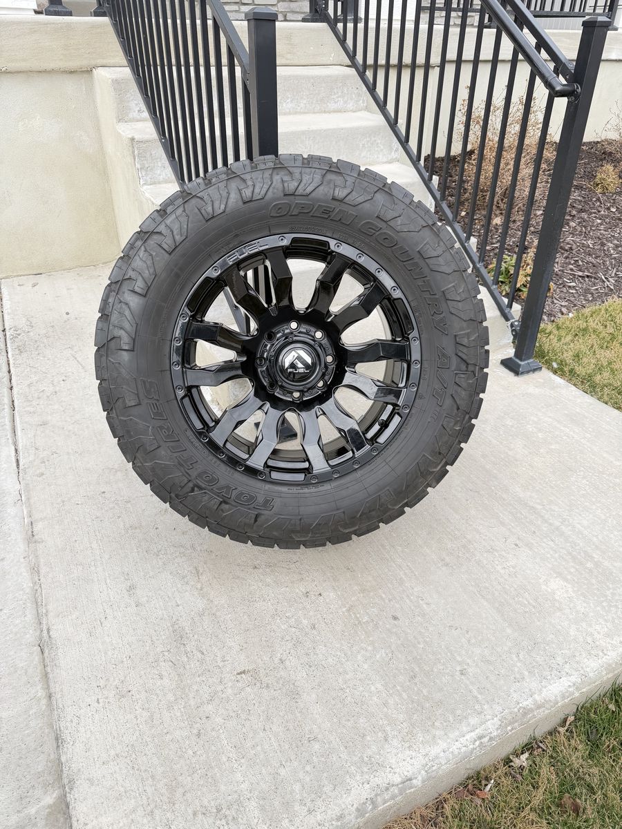 Dodge Ram 3500 Chevy Rims and Tires 35/12.50R20