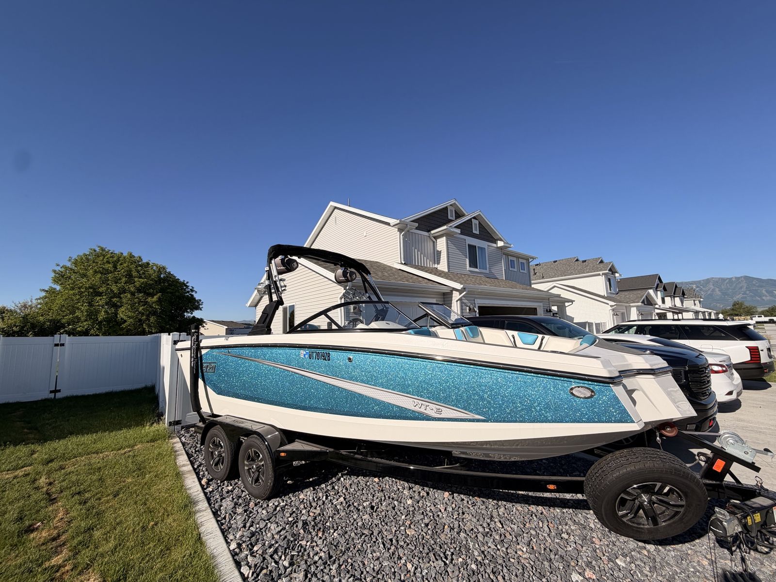 2020 Heyday WT-Surf | 370HP 6.2L | 140 Hours | Upgraded Audio | Excellent Condition