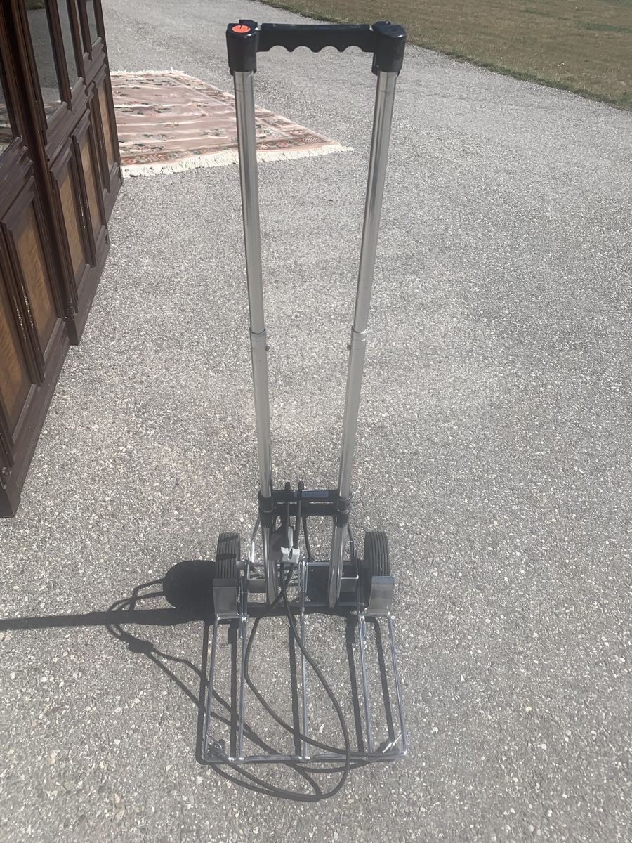 LUGGAGE OR BAGGAGE CARRIER