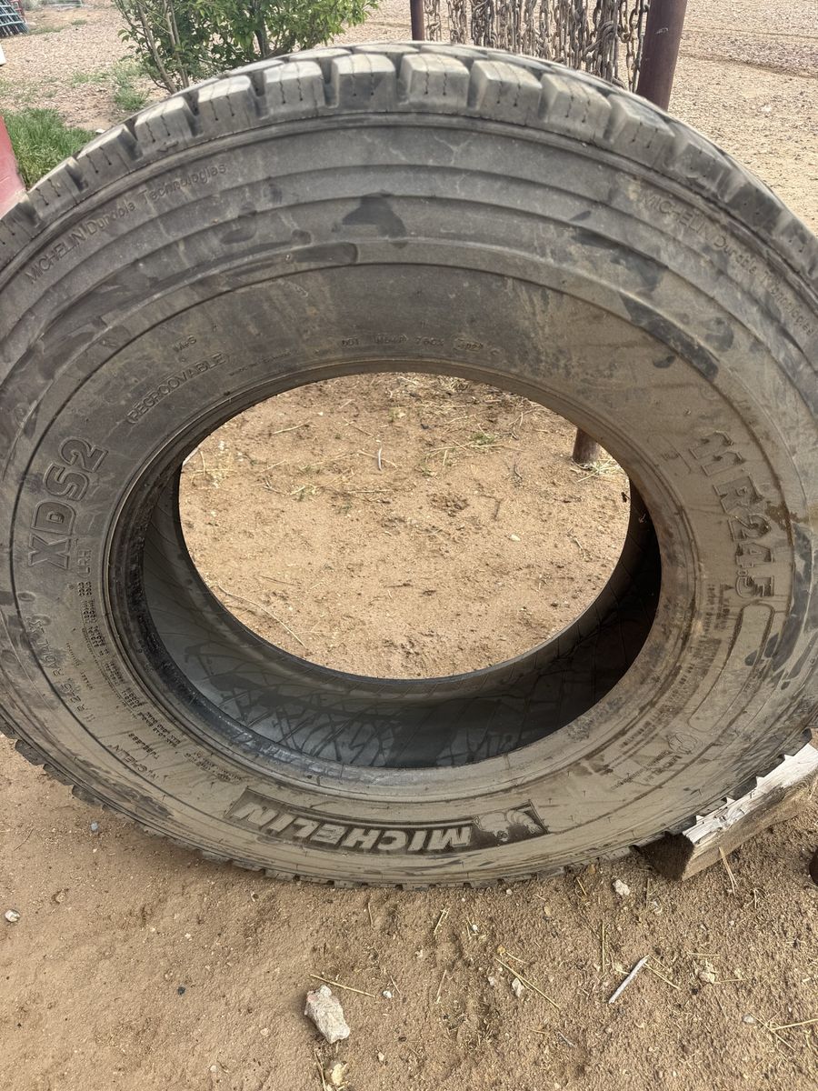 4 Michelin semi tires