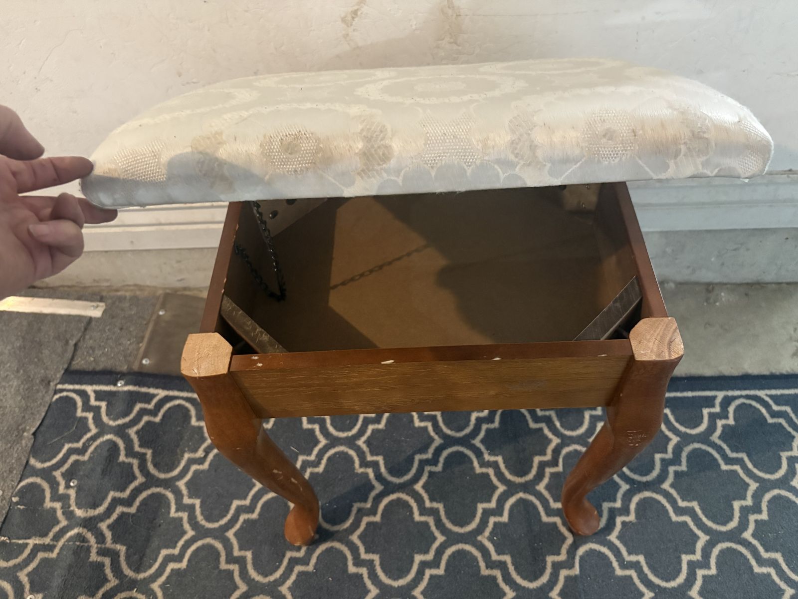 Main image 3