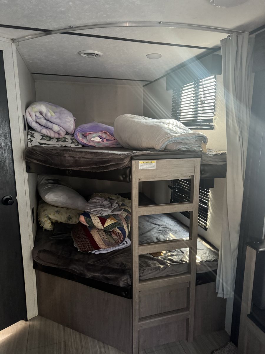 Main image 7