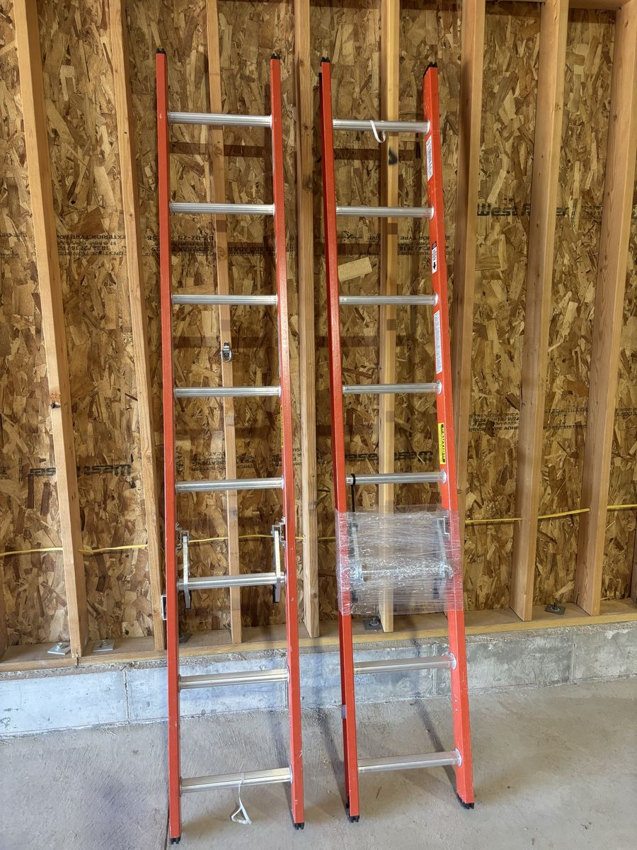 75% OFF RETAIL! BRAND NEW (((ONE SECTION ONLY))) of 16’ fiberglass extension ladder (((PLEASE READ AD! NOT A COMPLETE LADDER!)))