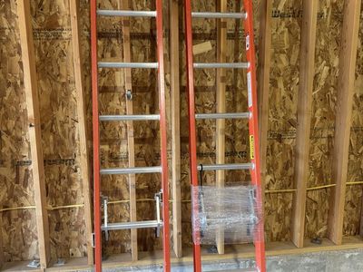 75% OFF RETAIL! BRAND NEW (((ONE SECTION ONLY))) of 16’ fiberglass extension ladder (((PLEASE READ AD! NOT A COMPLETE LADDER!)))