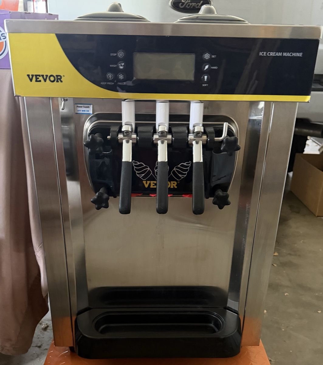 Soft serve machine