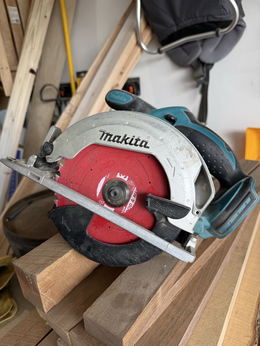 Makita Cordless Circular Saw