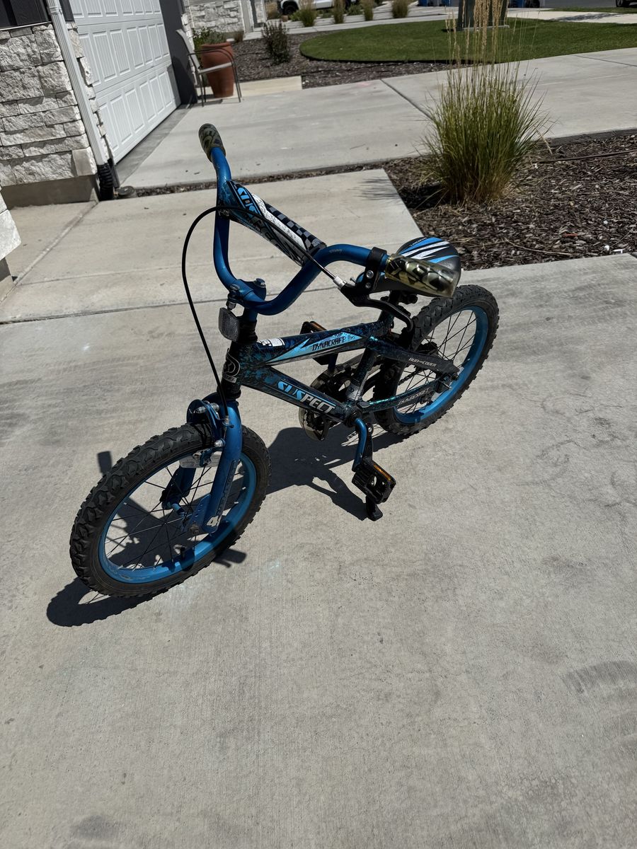 Dynacraft Suspect 16" Wheel Kids BMX Bike Blue/Black - with training wheels