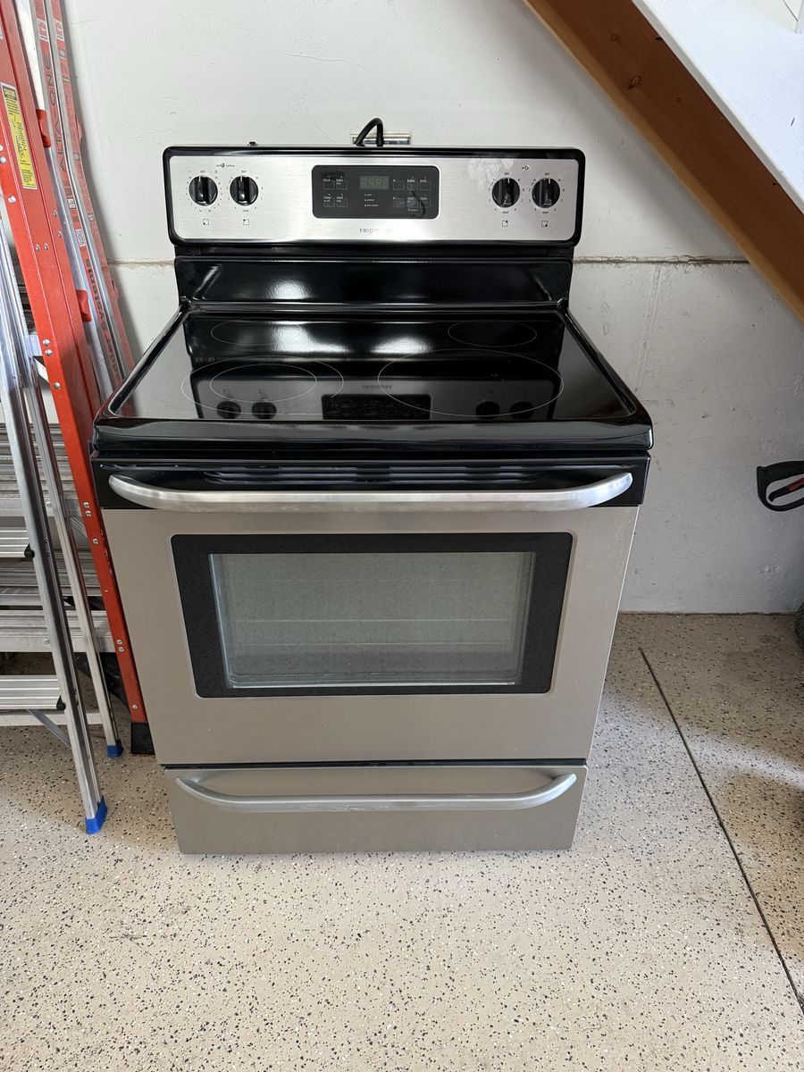 Frigidaire Electric Stove