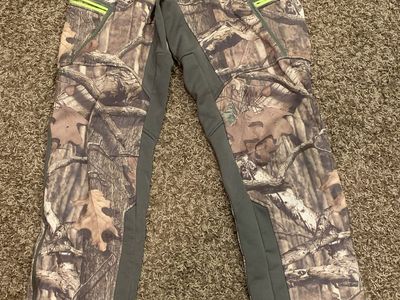Under Armour Camo Hunting Pants with Zipper Pockets Used