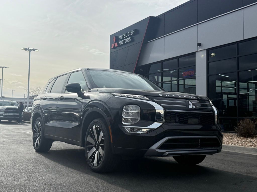 2026 Mitsubishi Outlander SE