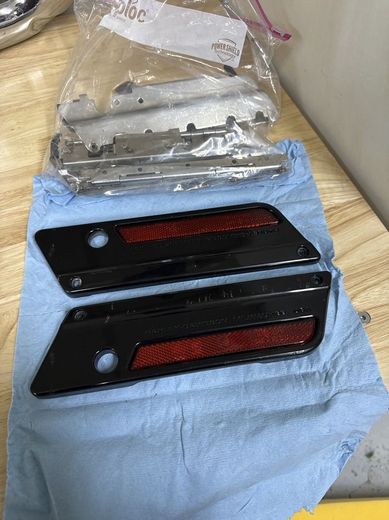 Harley Touring Latch And Lid Harware