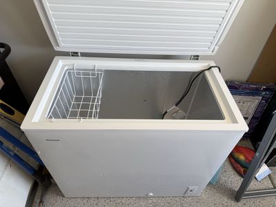 Deep freezer