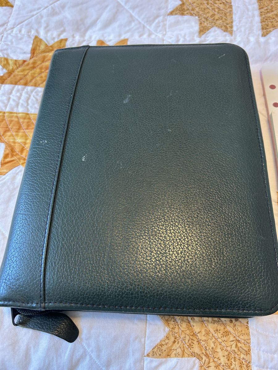 Planner with zipper