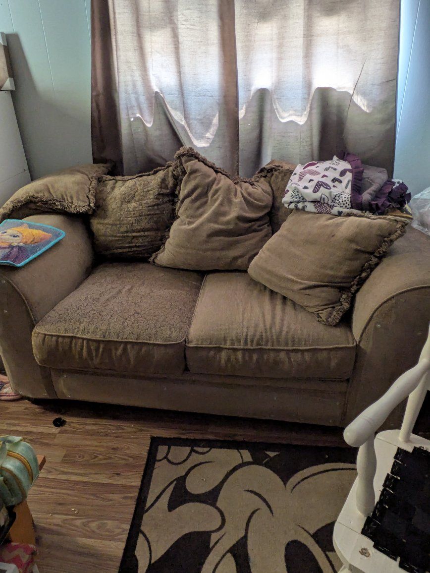 Free couch set