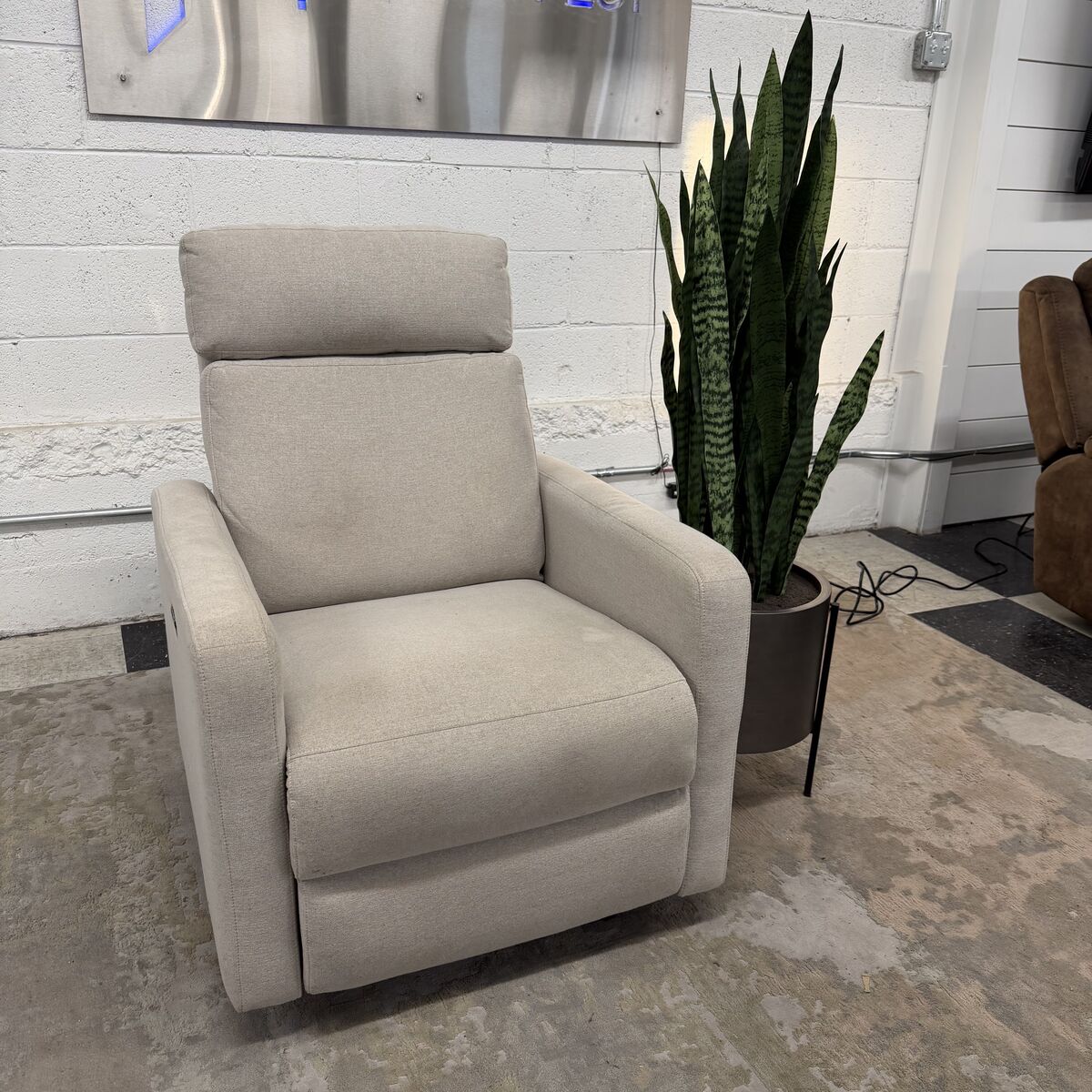 COSTCO TALLULA FABRIC POWER GLIDER RECLINER W/ POWER HEADRESTS!