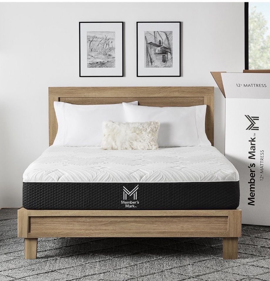 Twin XL Ultra Plush Memory Foam Mattress – Excellent Condition