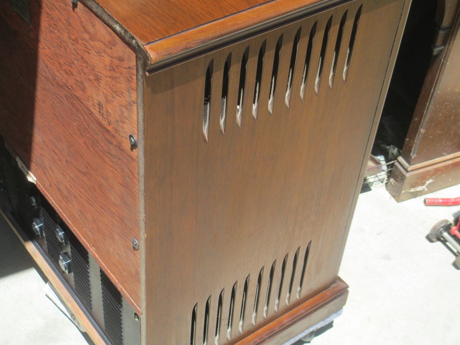 Main image 3