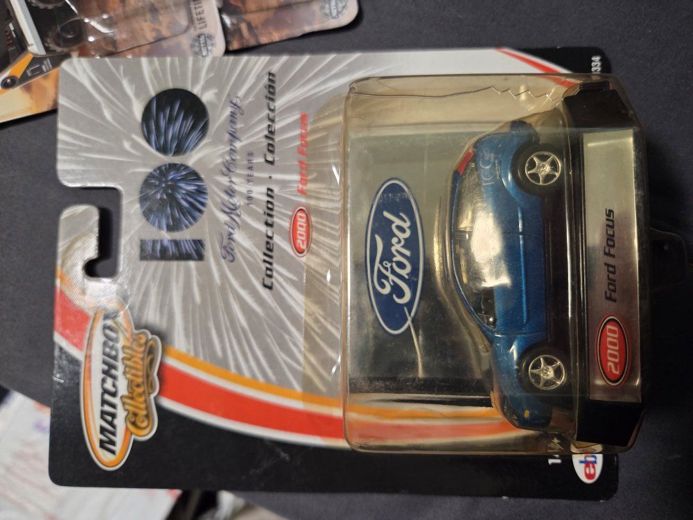 matchbox collectibles 2000 Ford focus