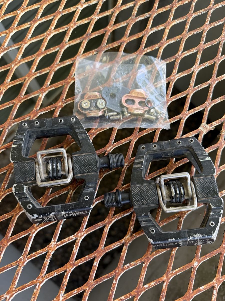 Crank Brothers Mallet E Pedals with Cleats