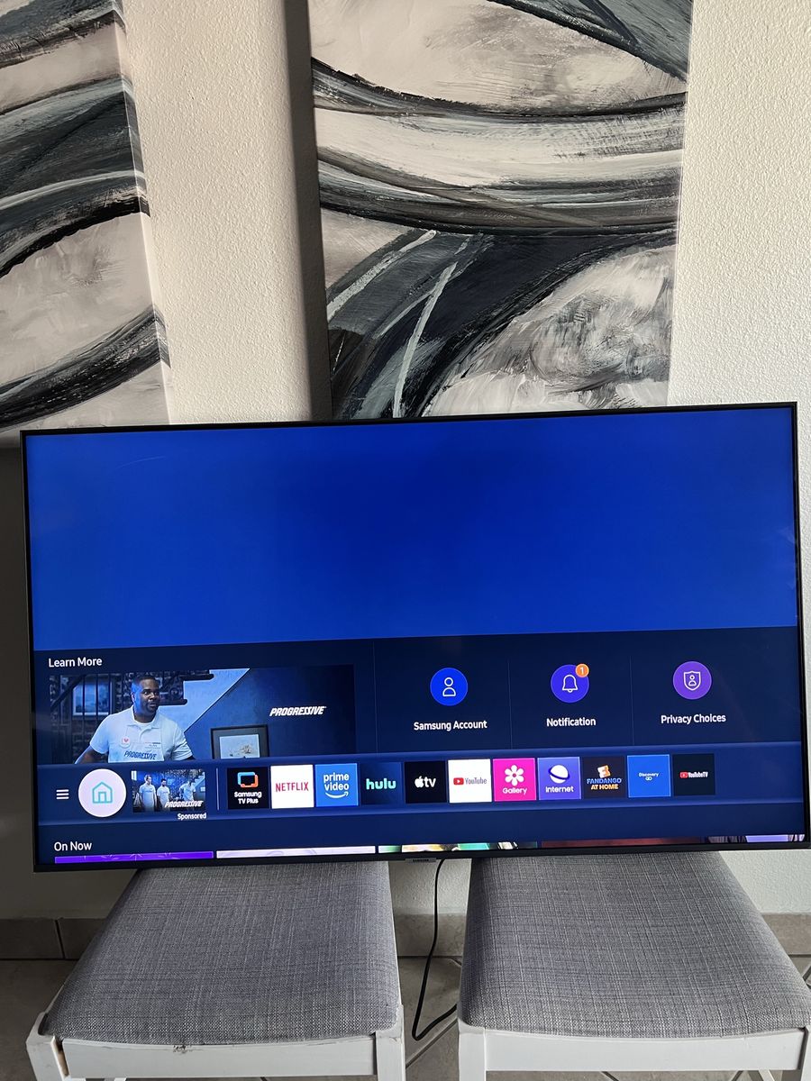 Samsunf 50" Crystal UHD 4K Smart TV