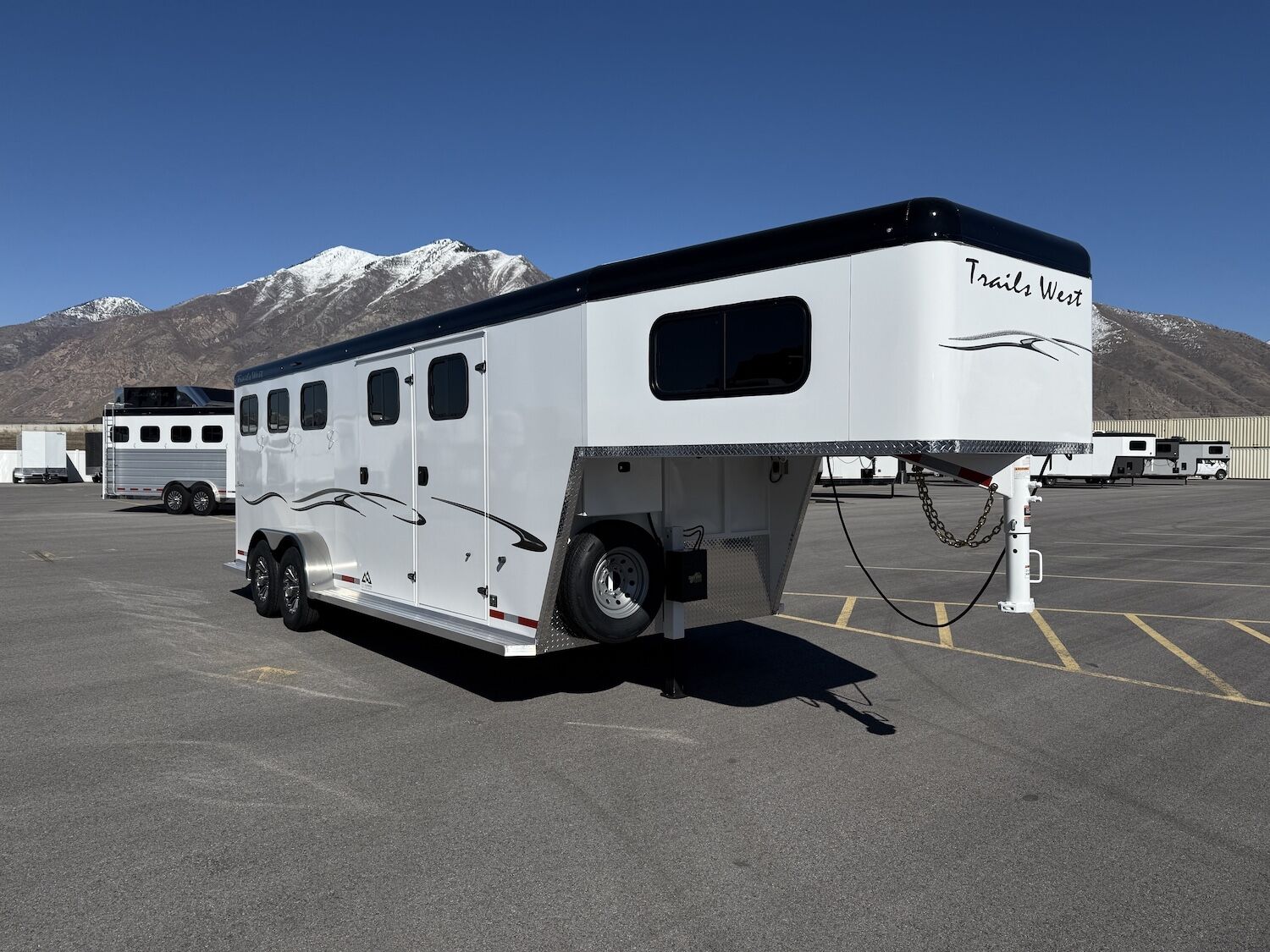 2025 Trails West Classic 3-Horse w/ 5x5 Comfort Pkg
