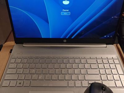 HP 10th i7 Laptop 14in screen windows 11